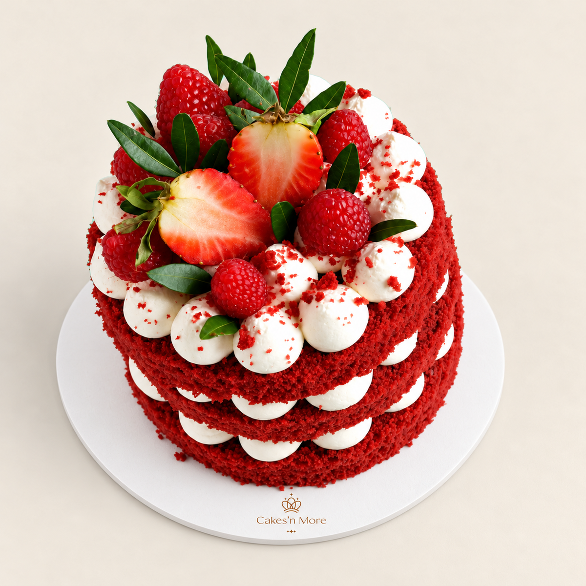 Red velvet cake — base blanche et logo Cakes’n More