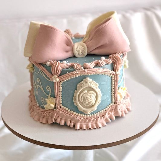 Marie-Antoinette Cake