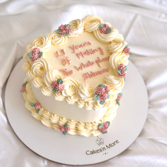 Little Roses Heart Cake