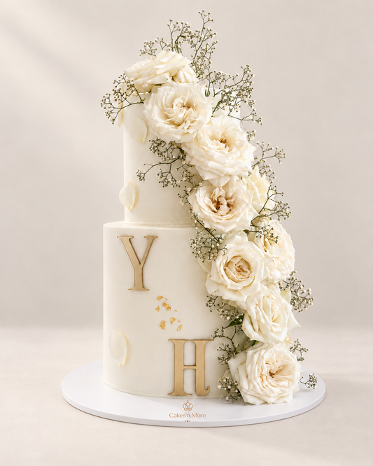 Floral Engagement Cake — base blanche et logo Cakes’n More