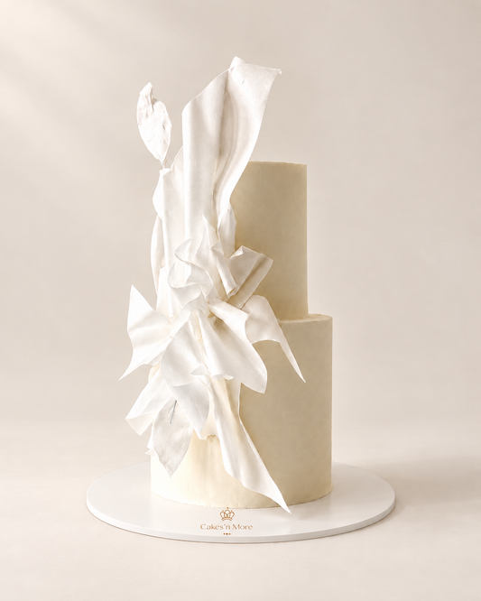 Wafer Paper Engagement Cake — base blanche et logo Cakes’n More