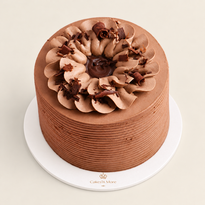 Mille chocolat cake — base blanche et logo Cakes’n More