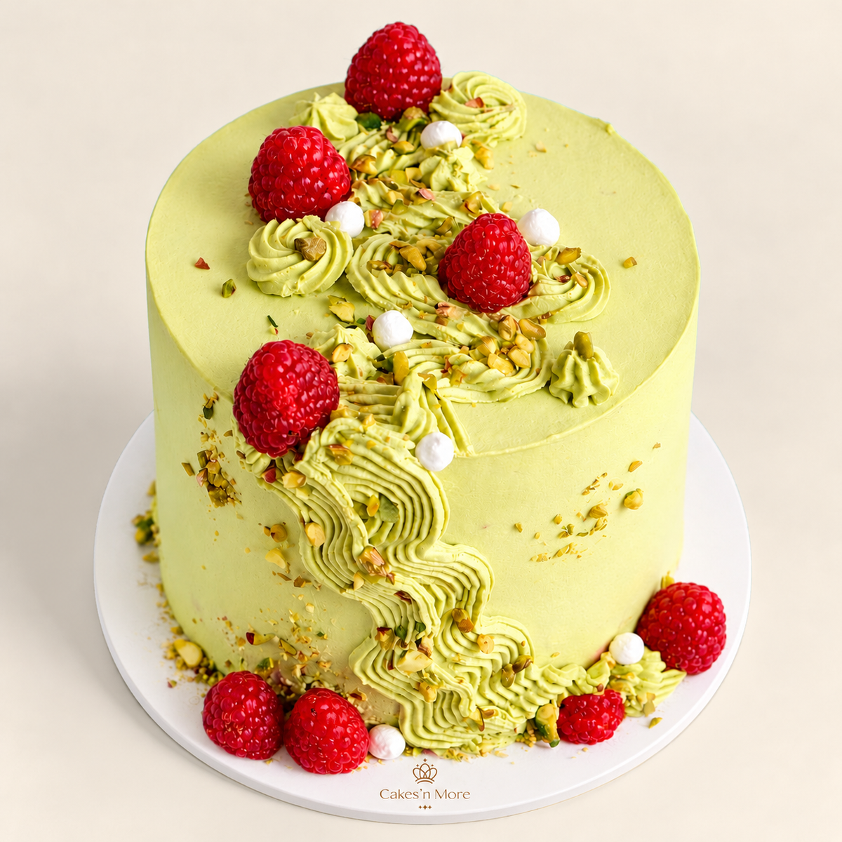 Pistache framboise cake — base blanche et logo Cakes’n More
