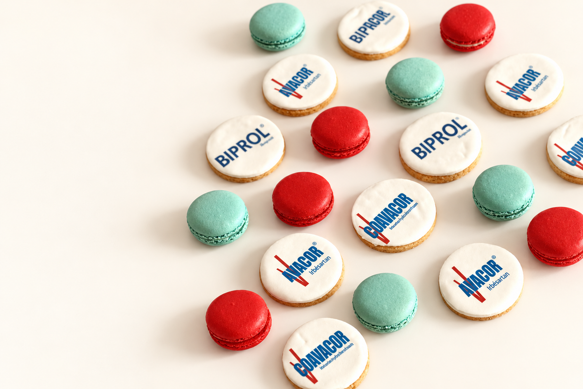 Biscuits personnalisés avec logos et macarons